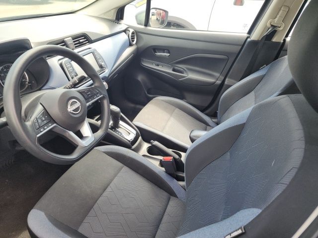 2023 Nissan Versa 1.6 SV photo 2