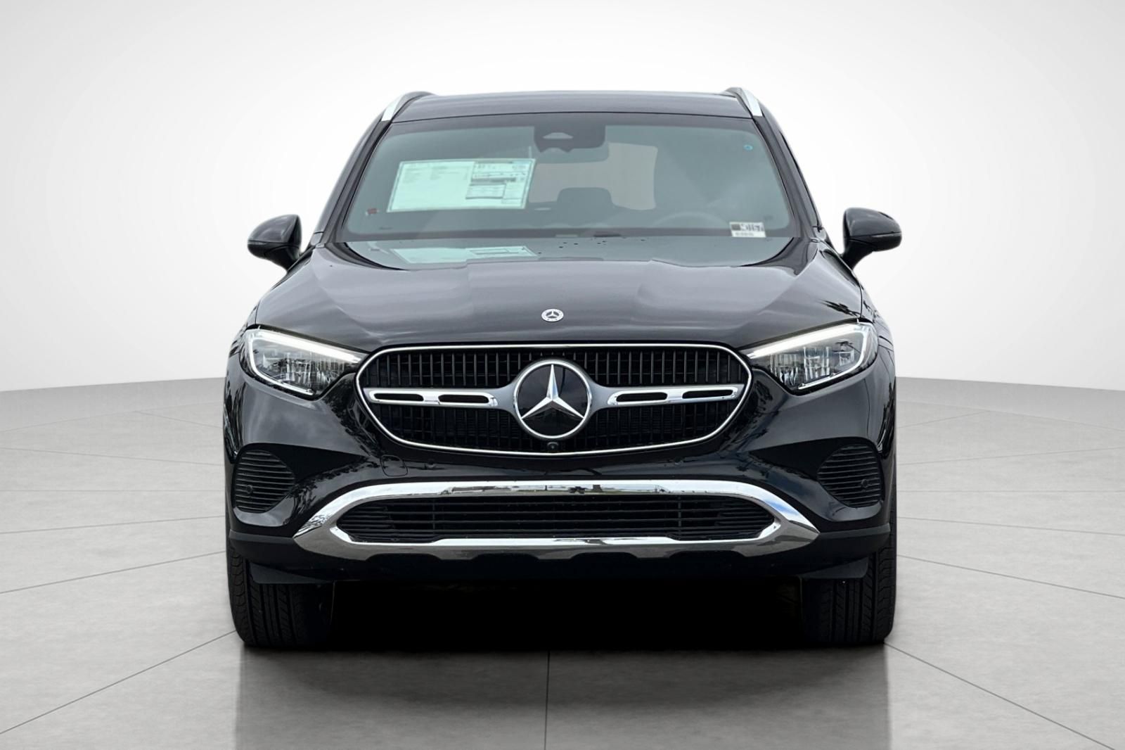 2025 Mercedes Benz GLC 300 photo 6