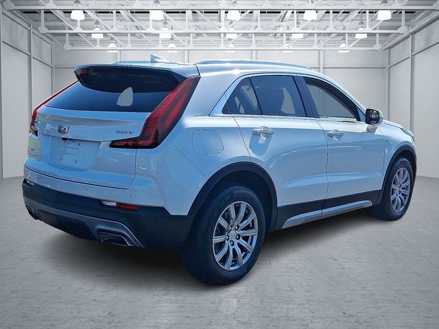 2023 Cadillac XT4 Premium Luxury photo 3
