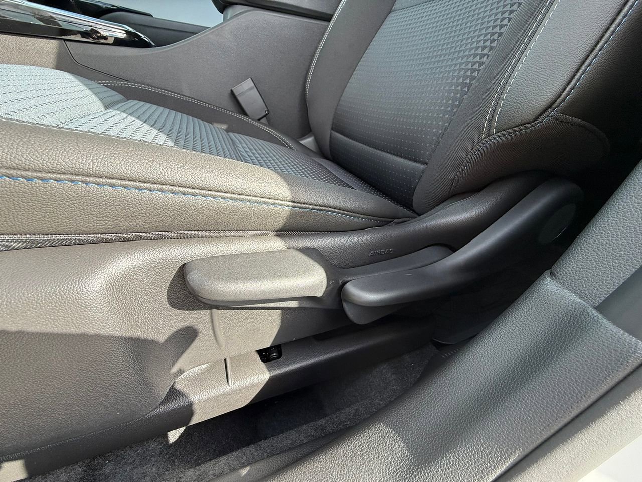 2025 Chevrolet Trax LT photo 15