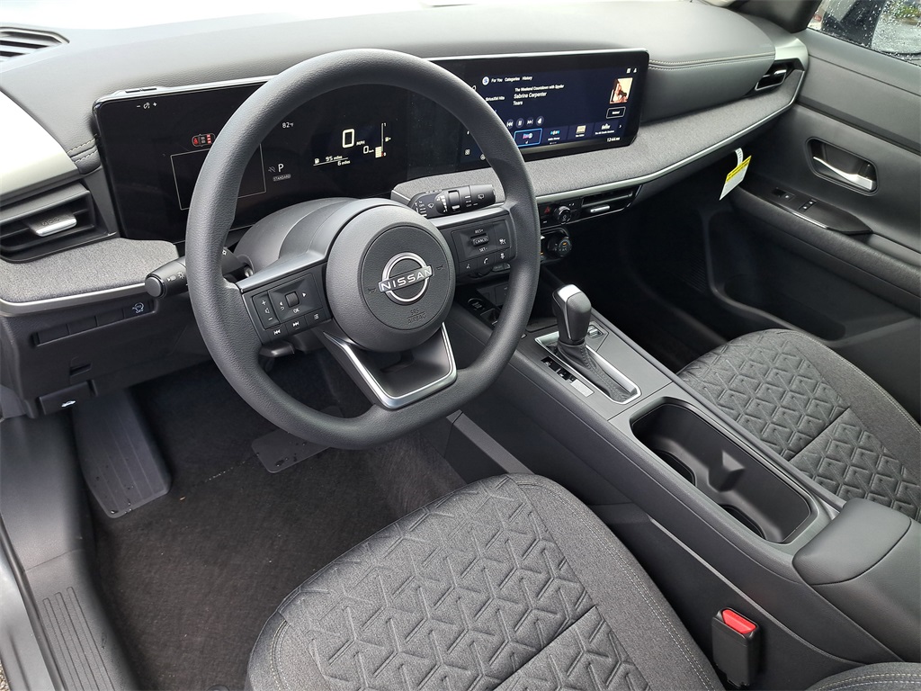 2026 Nissan Kicks SV photo 18