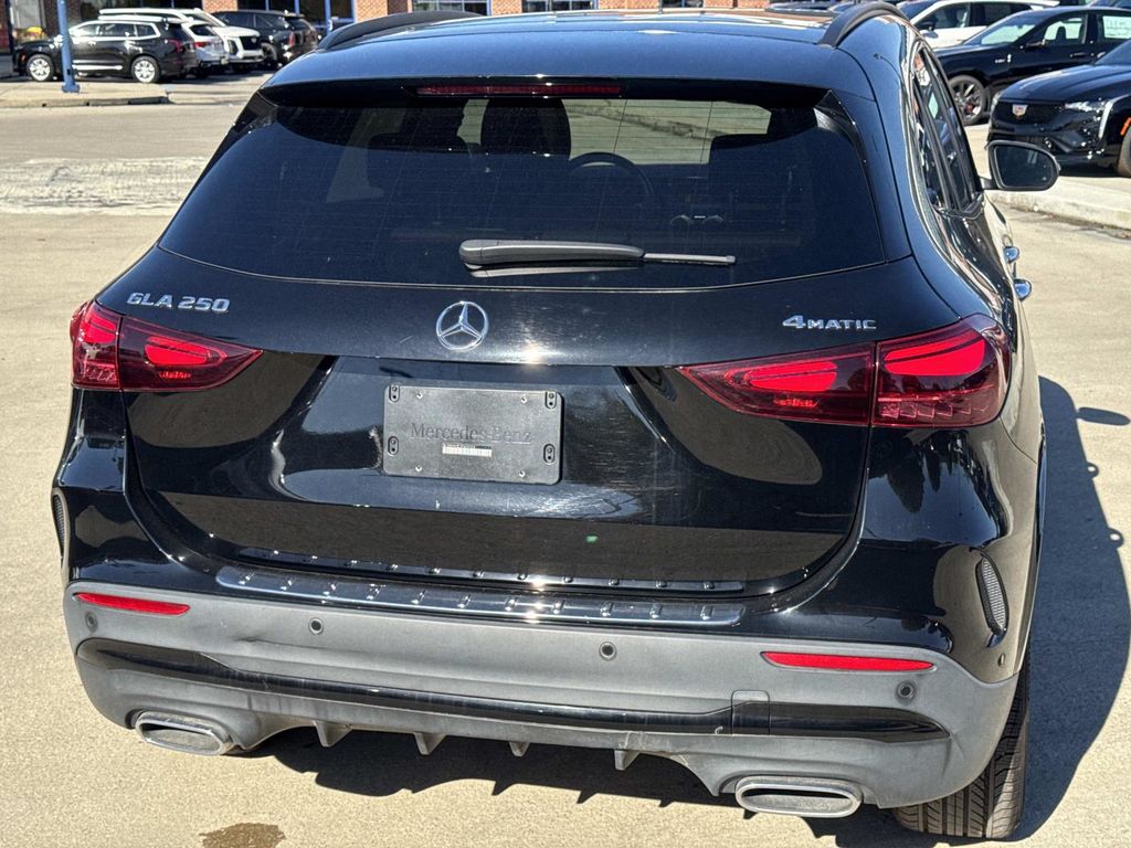 2024 Mercedes Benz GLA 250 4MATIC photo 3