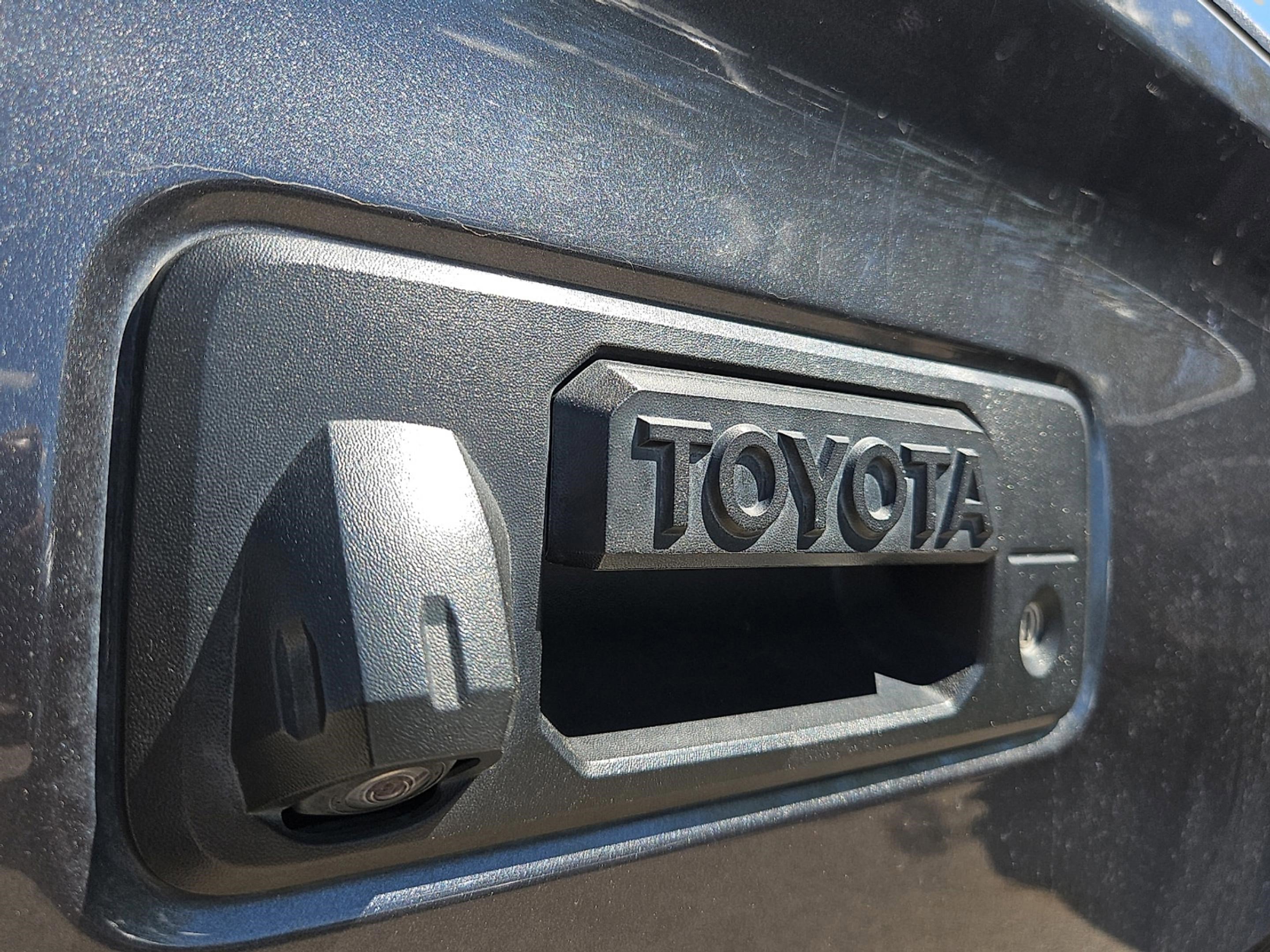 2021 Toyota Tacoma TRD Off-Road photo 17