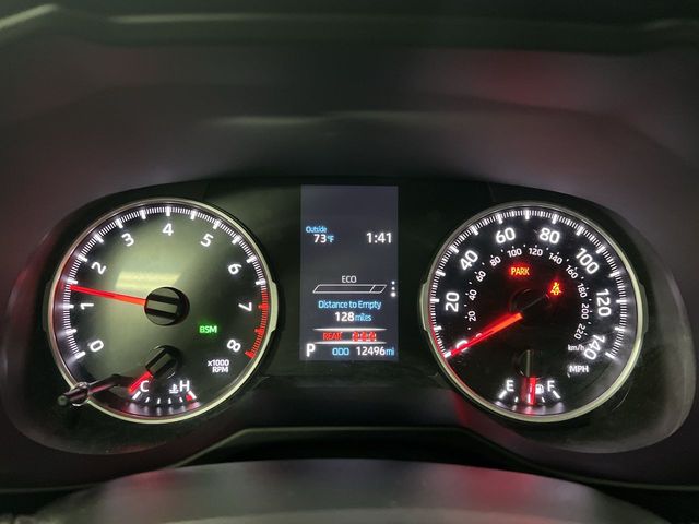 2022 Toyota RAV4 XLE photo 7