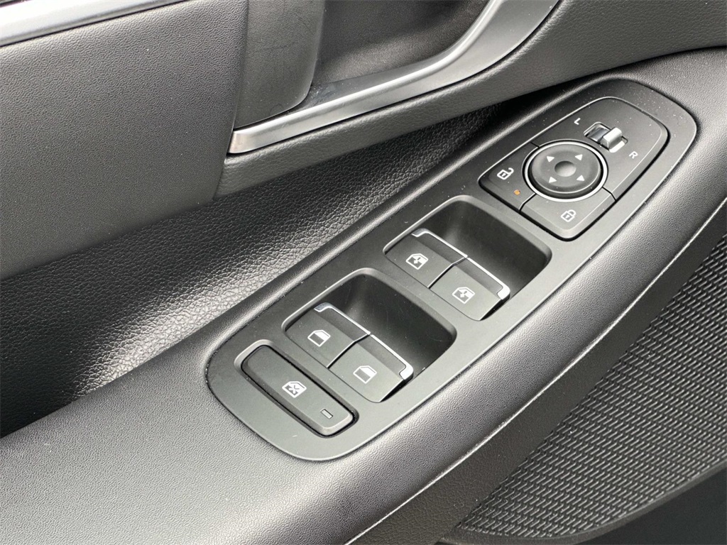 2025 Hyundai Sonata SEL photo 25