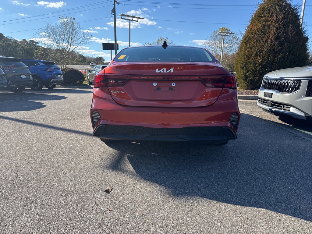 2023 Kia Forte LXS photo 3