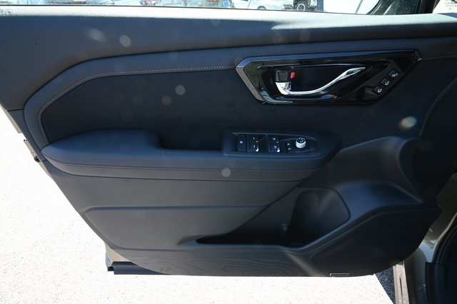 2025 Subaru Forester Touring photo 18