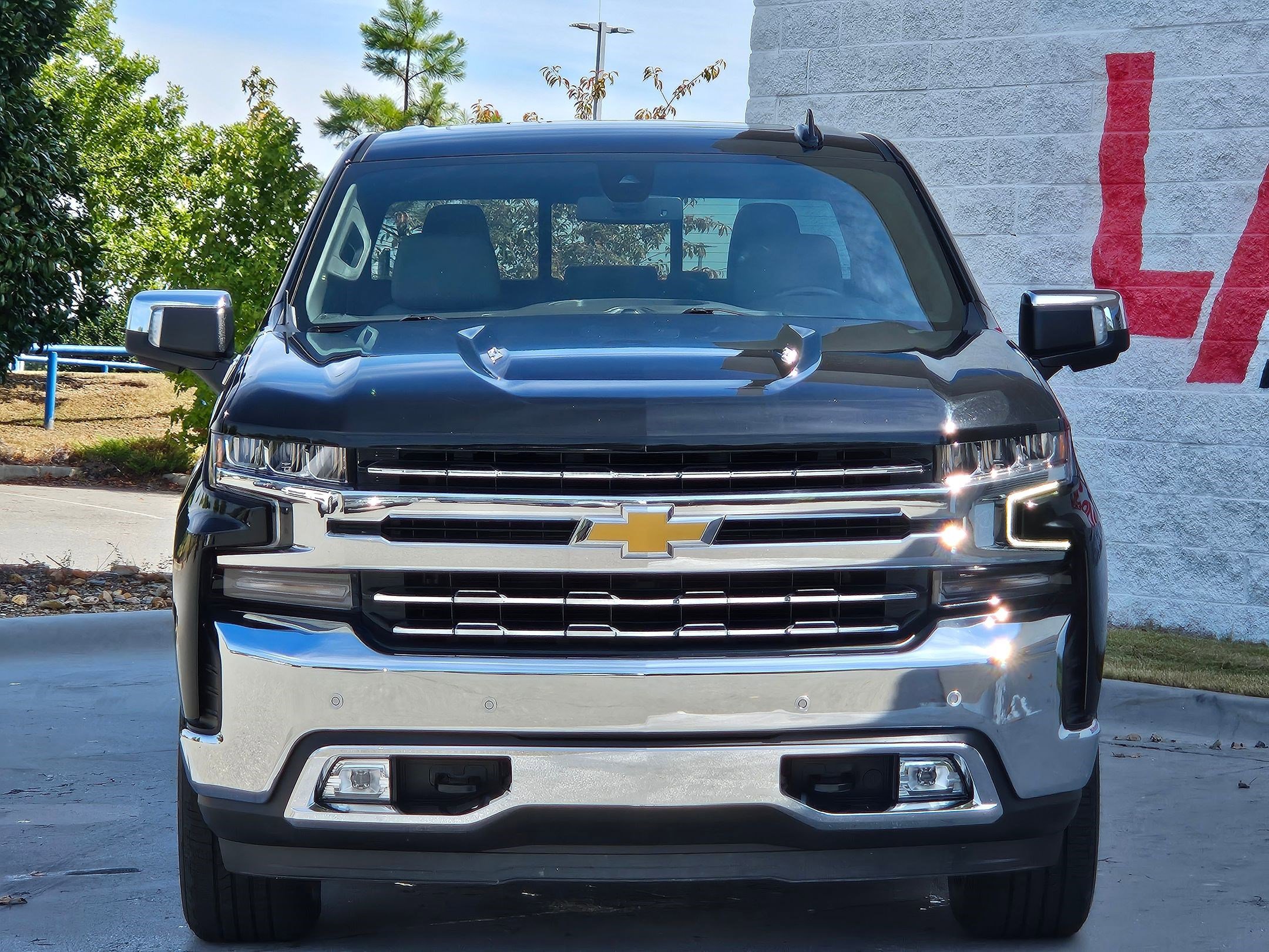 Used 2022 Chevrolet Silverado 1500 Limited LTZ with VIN 1GCUYGEL8NZ175962 for sale in Little Rock