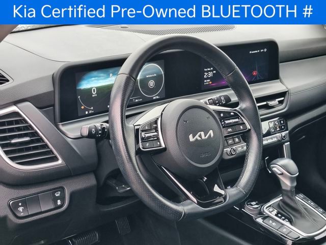 2024 Kia Seltos SX photo 2