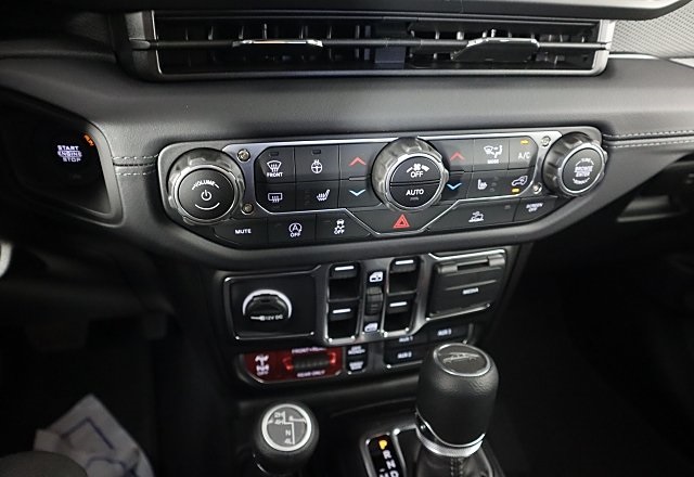 2025 Jeep Gladiator Rubicon photo 14