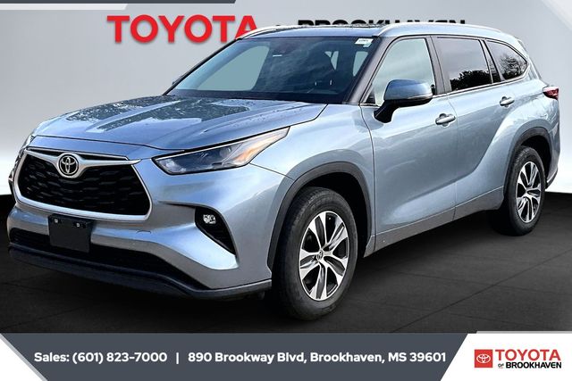 2023 Toyota Highlander XLE's photo