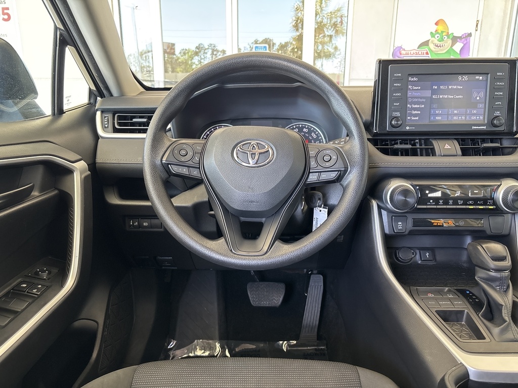 2022 Toyota RAV4 LE photo 19