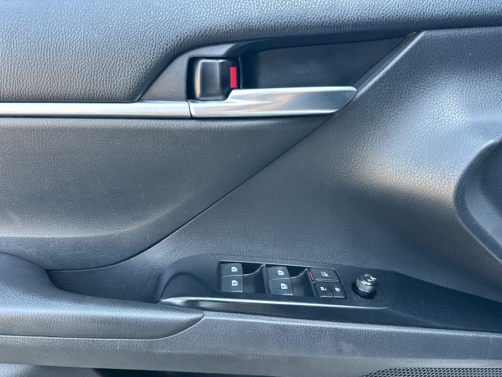 2018 Toyota Camry LE photo 10