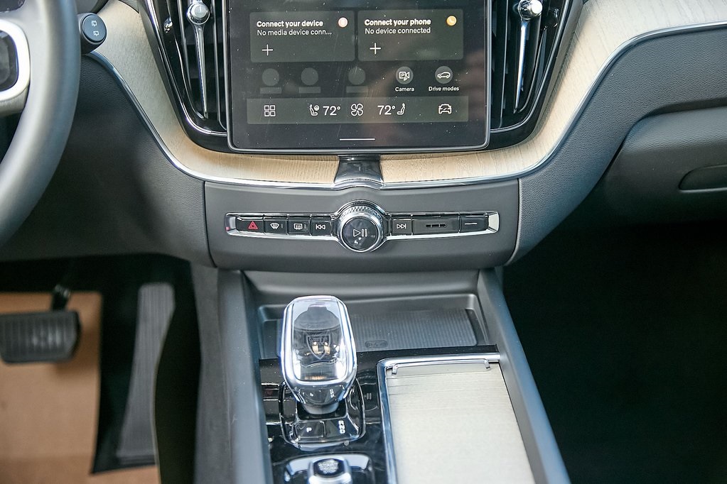 2026 VOLVO XC60 - Image 28