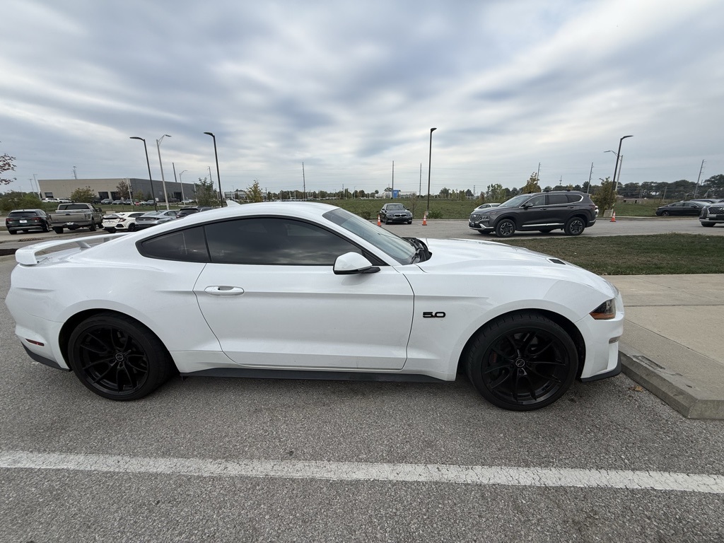 2022 Ford Mustang GT Premium photo 4