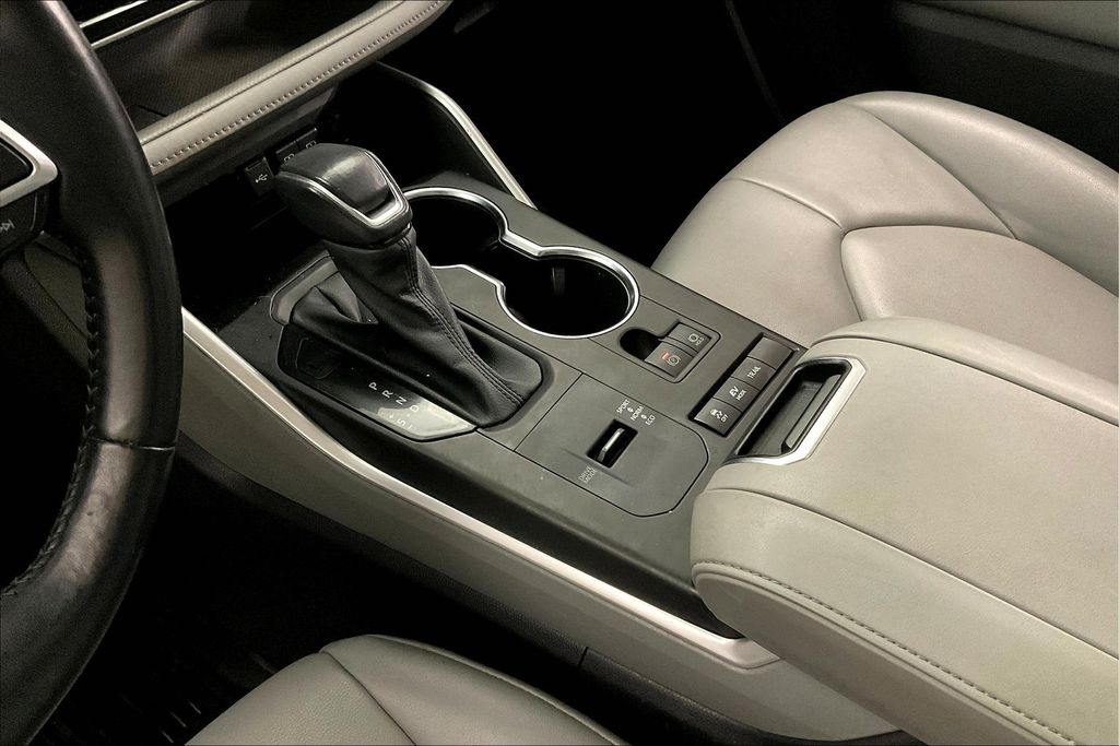 2021 Toyota Highlander Hybrid XLE photo 14