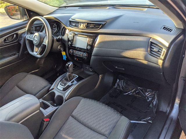 2019 Nissan Rogue S photo 11