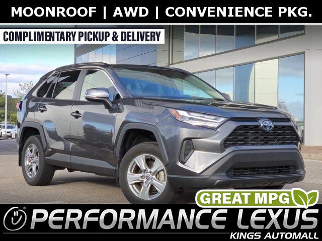 2023 Toyota RAV4 XLE's photo