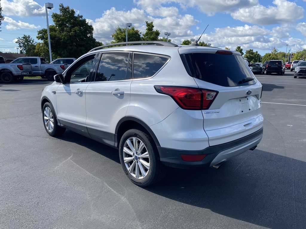 2019 Ford Escape SEL photo 9