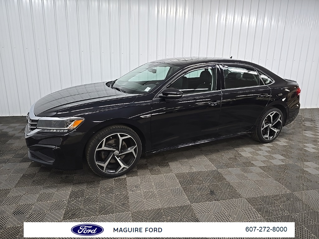 2020 Volkswagen Passat 2.0T R-Line photo 5