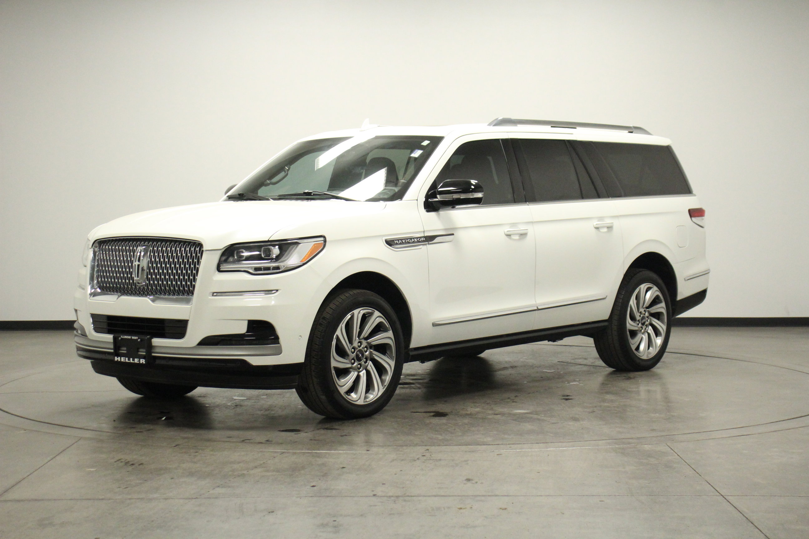 2023 Lincoln Navigator L Reserve photo 3