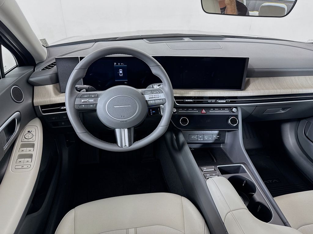 2025 Hyundai Sonata Hybrid SEL photo 20