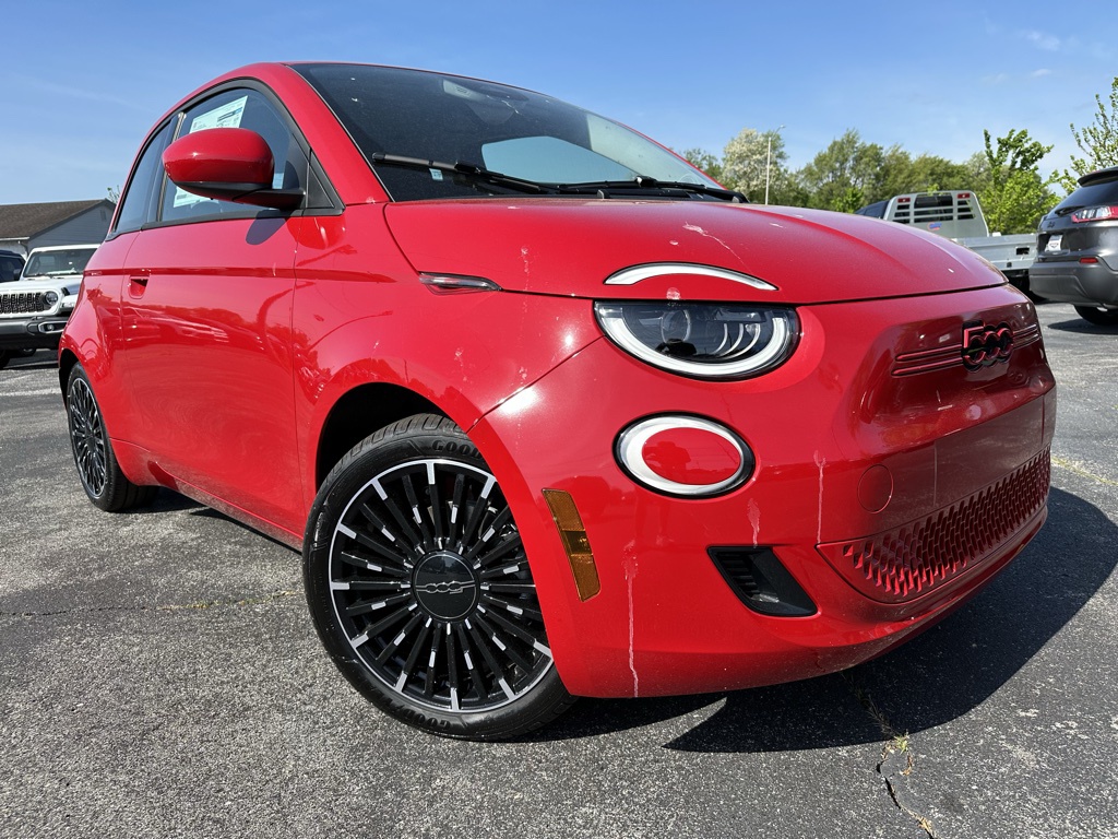 2024 Fiat 500e Red photo 2