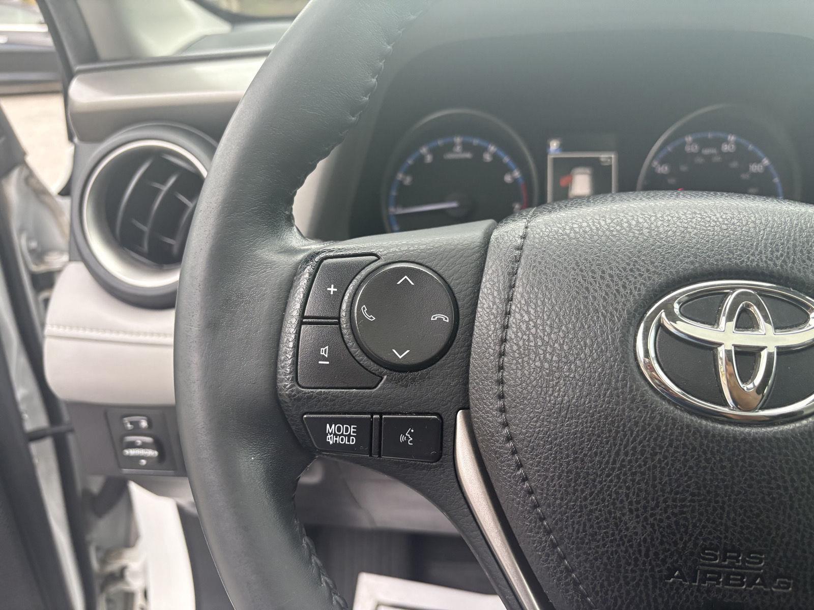 2018 Toyota RAV4 Adventure photo 8