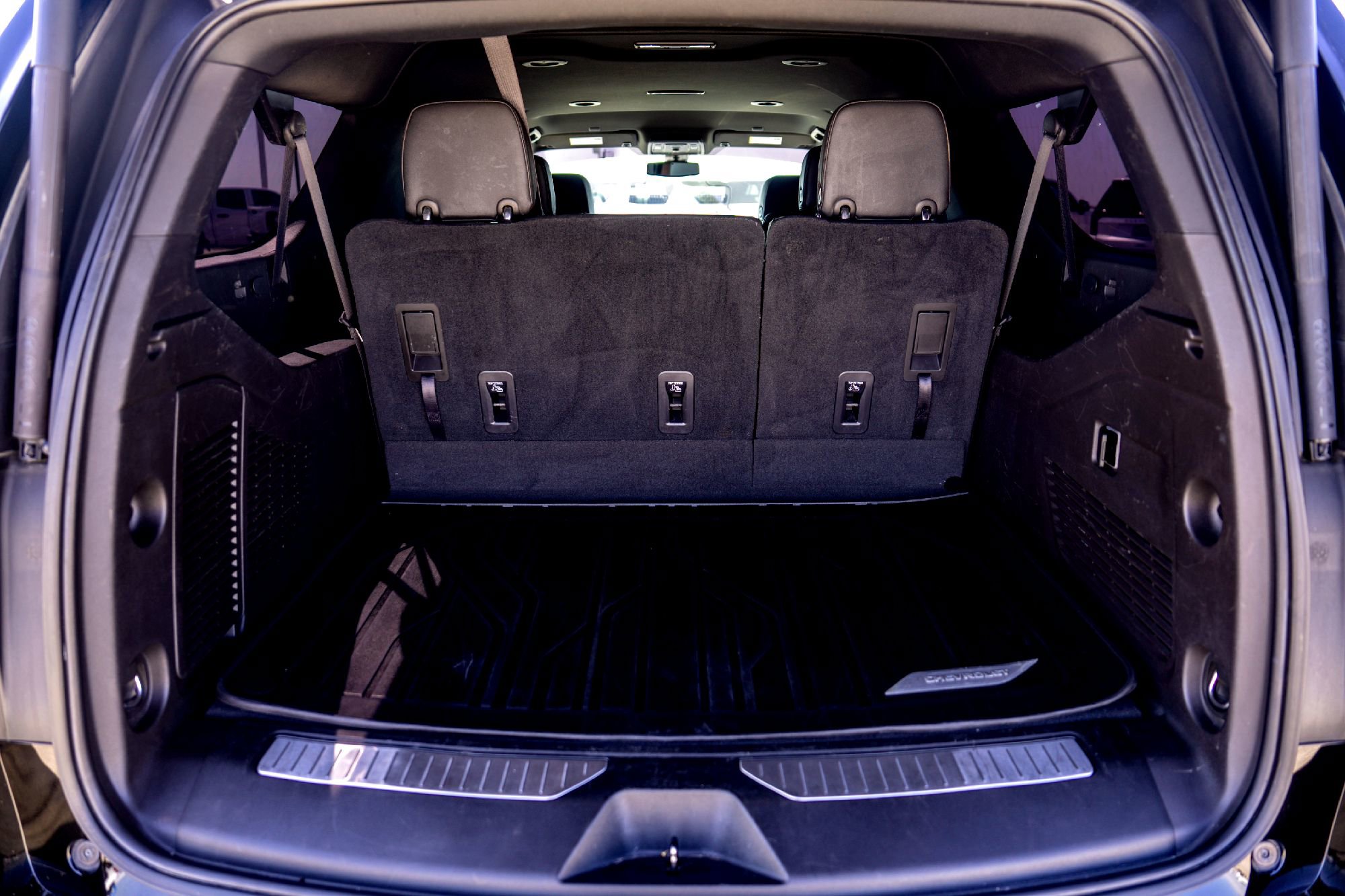 2021 Chevrolet Suburban RST photo 8