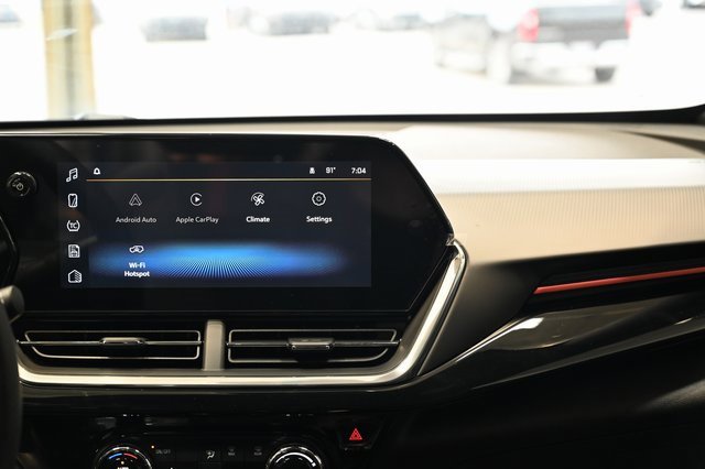 2025 Chevrolet Trax photo 14
