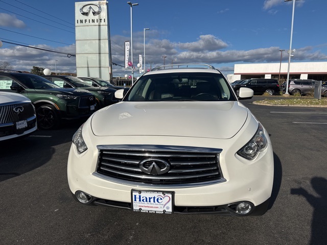 2016 Infiniti QX70 Base photo 2