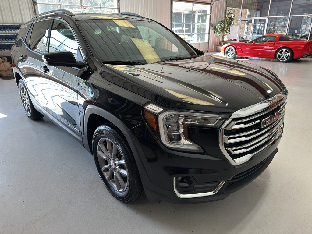 2024 Gmc Terrain SLT photo 2