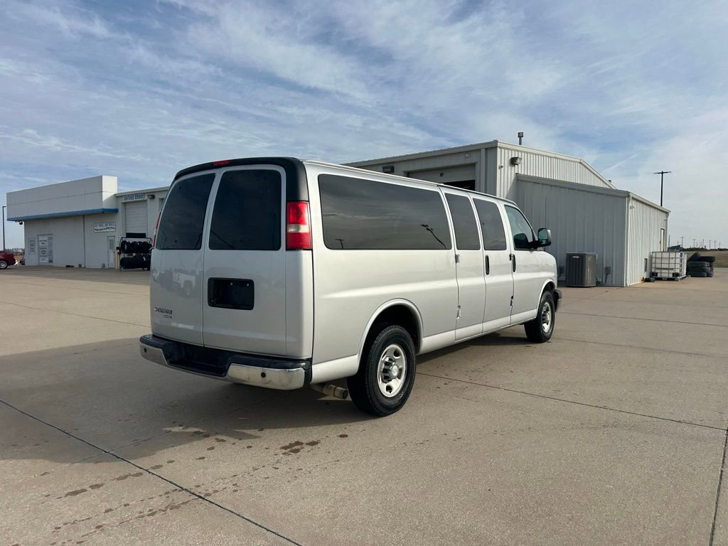 2016 Chevrolet Express Passenger 3500 LT photo 2
