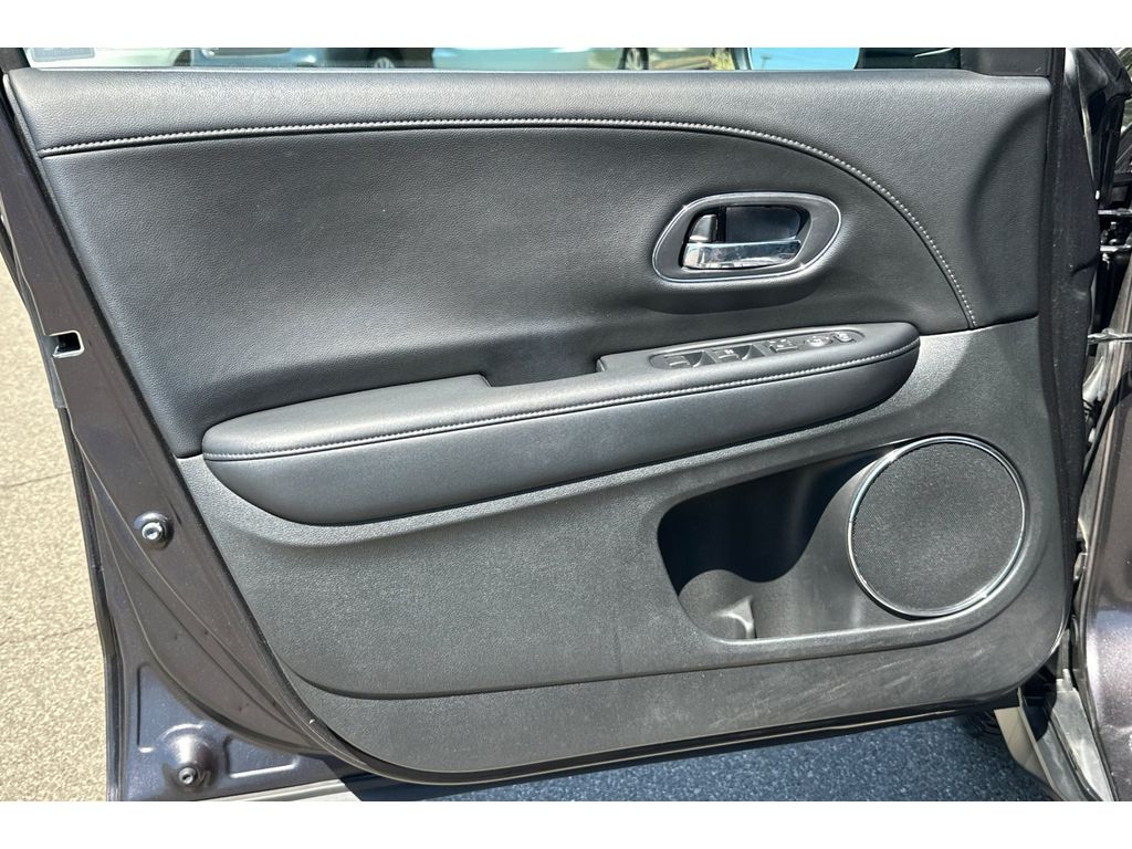 2018 Honda HR-V EX-L photo 9