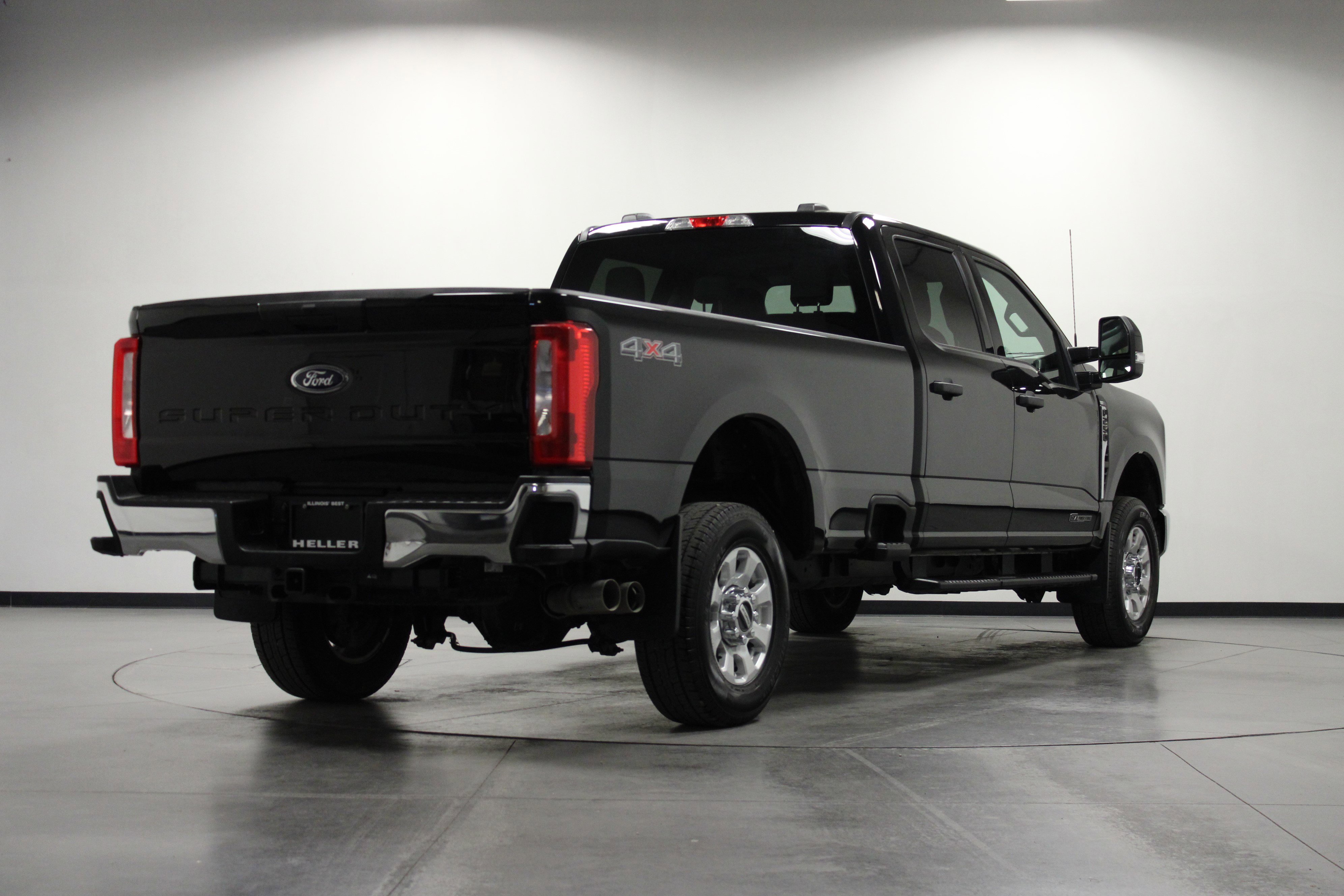 2023 Ford F-250 XLT photo 3