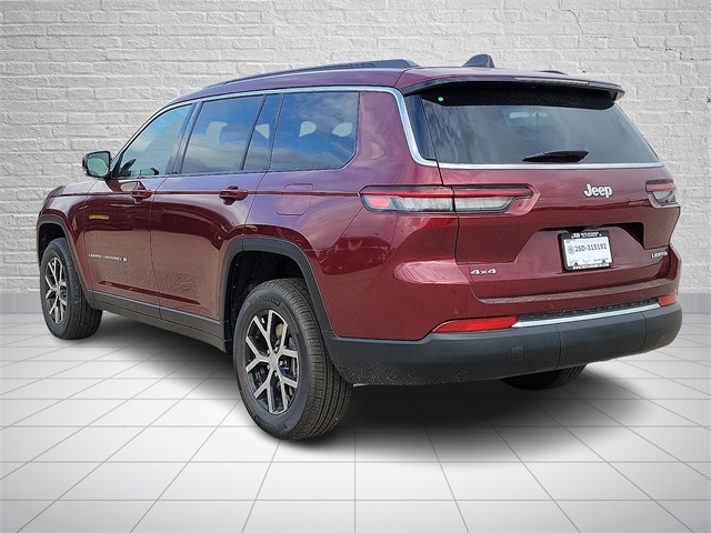 2025 Jeep Grand Cherokee Limited photo 3
