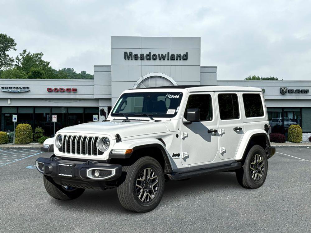 2025 Jeep Wrangler 4-Door Sahara's photo