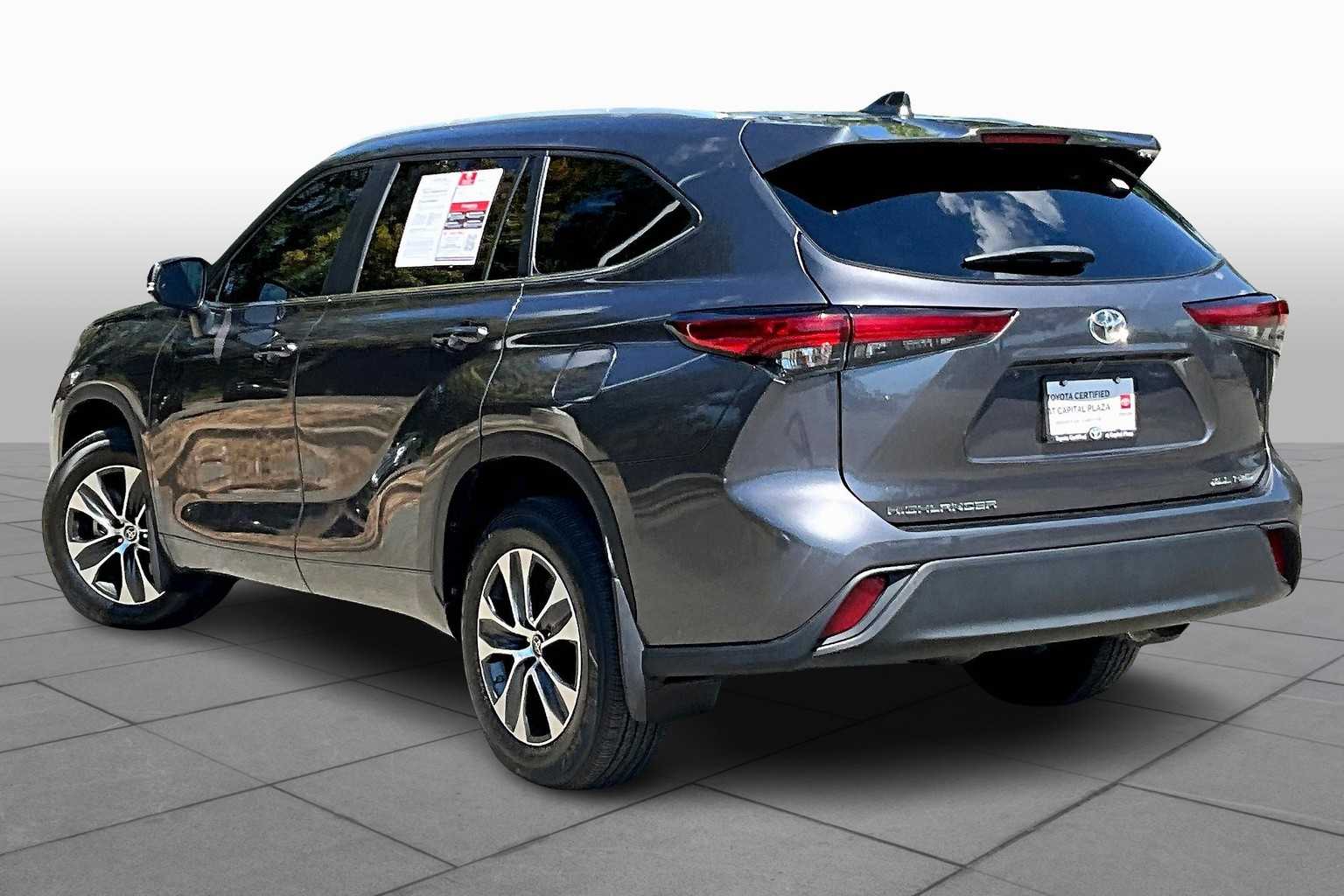 2023 Toyota Highlander XLE photo 11