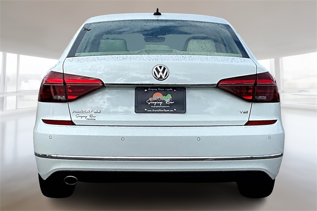 2018 Volkswagen Passat 2.0T SE photo 4