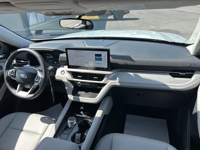 2025 Ford Explorer photo 29