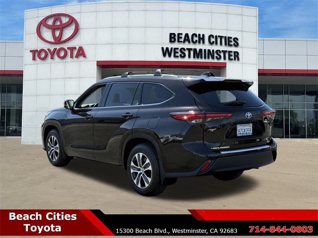 2022 Toyota Highlander XLE photo 6