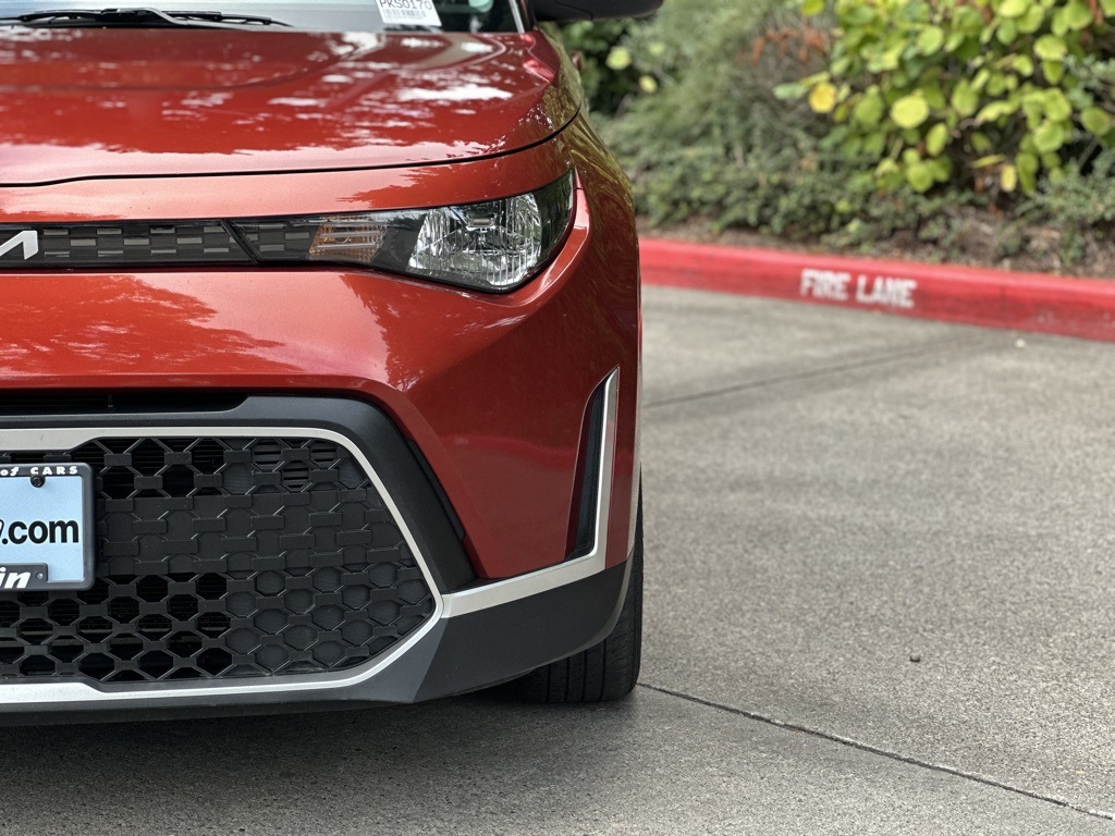2023 Kia Soul LX photo 2