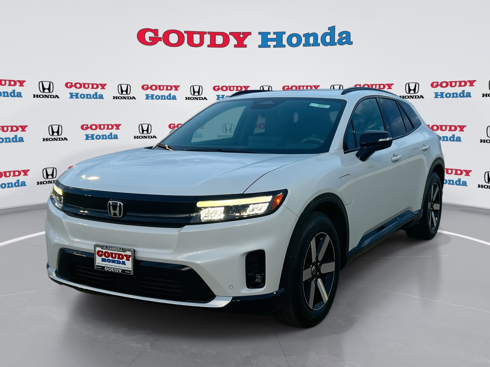 2026 Honda Prologue Touring's photo