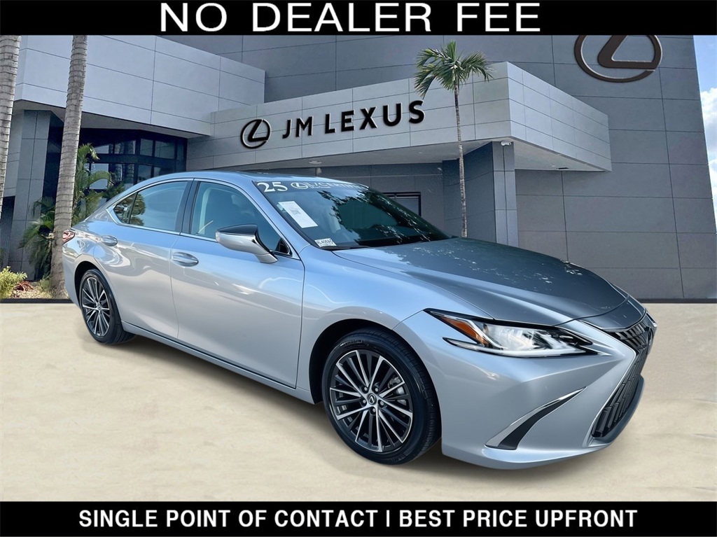 2025 Lexus ES Hybrid 300h's photo