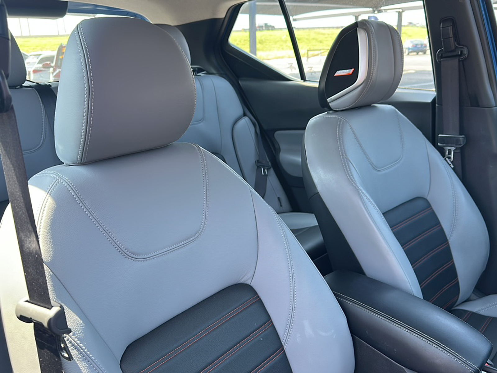 2024 Nissan Kicks SR photo 10