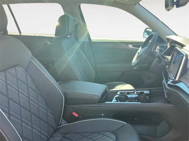 2025 Volkswagen Atlas SEL Premium R-Line photo 11