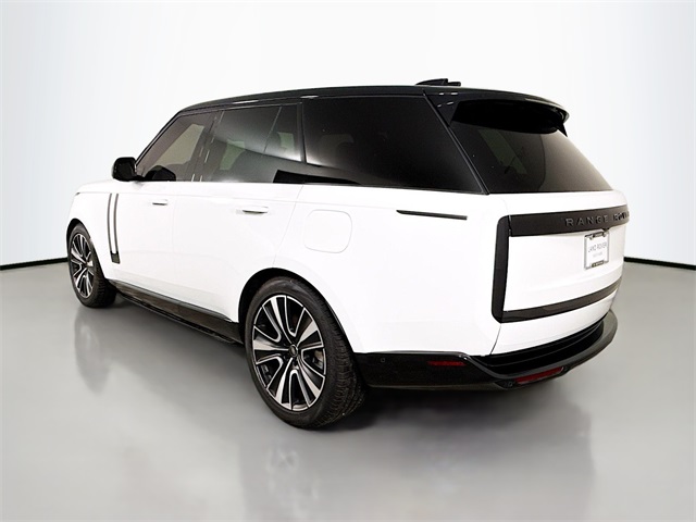 2025 Land Rover Range Rover SE photo 7
