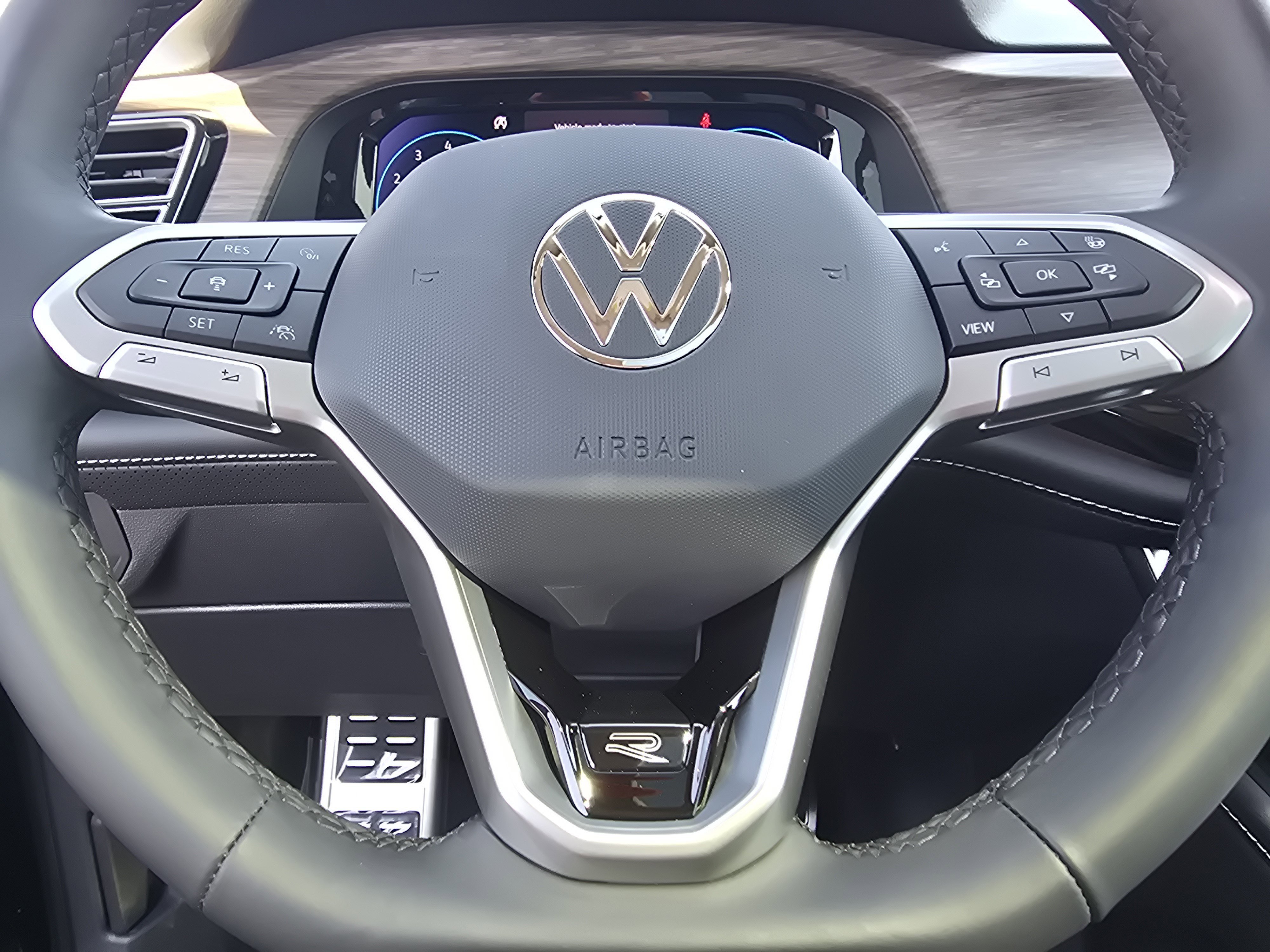 2026 Volkswagen Atlas SEL Premium R-Line photo 8