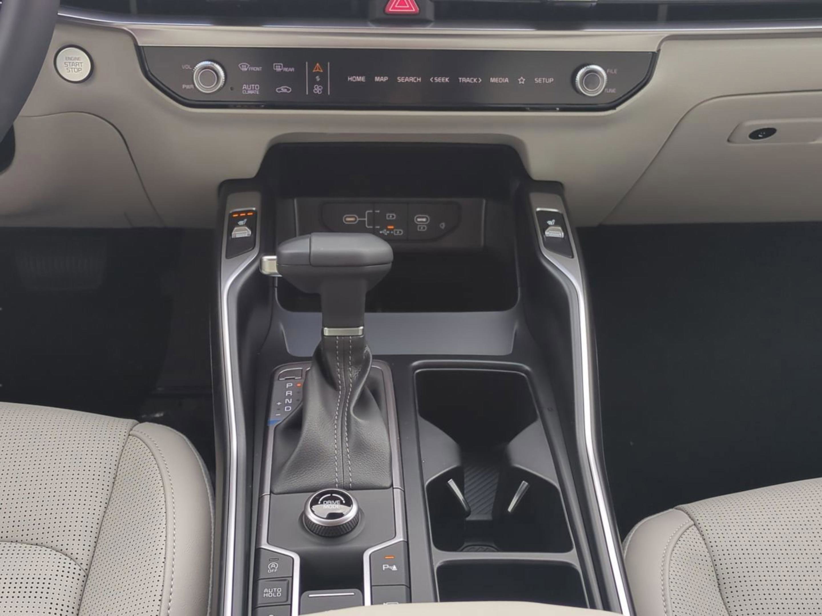 2025 Kia Sorento S photo 19