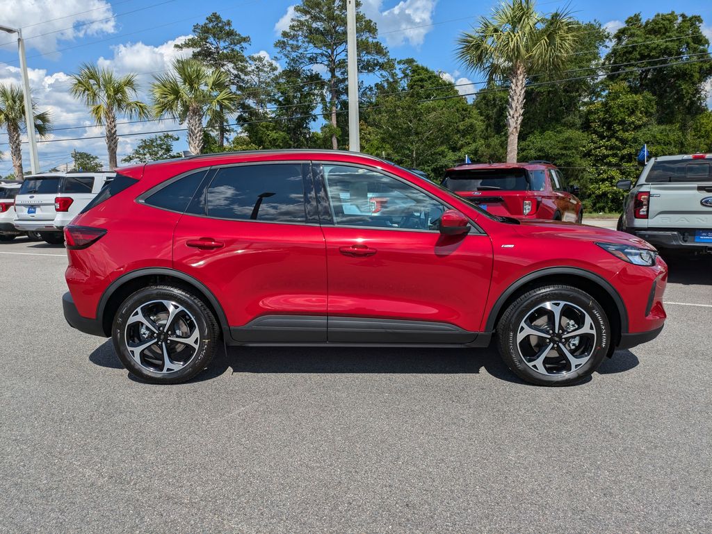 2025 Ford Escape Hybrid ST-Line Select photo 2
